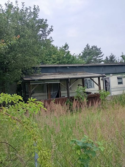 Działka z domkiem holenderskim