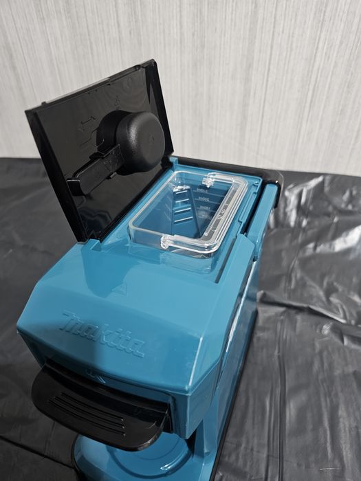 Кавоварка Makita DCM501