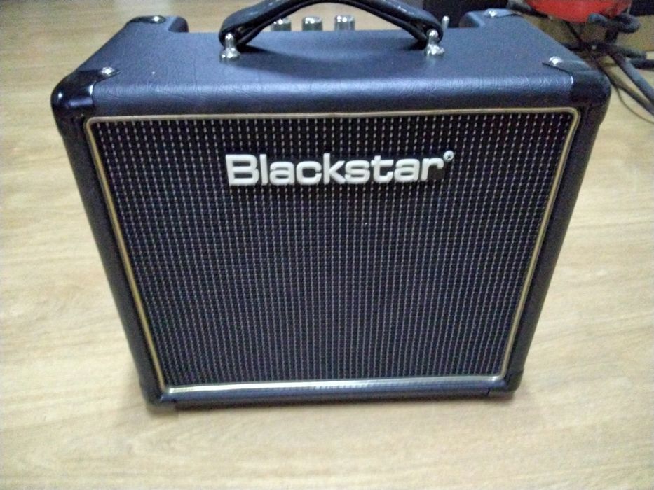 Amplificador Blackstar HT1R, valvulado, impecavel.