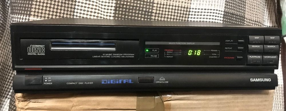 Samsung Compact Disc Player CD-17 в колекцію.