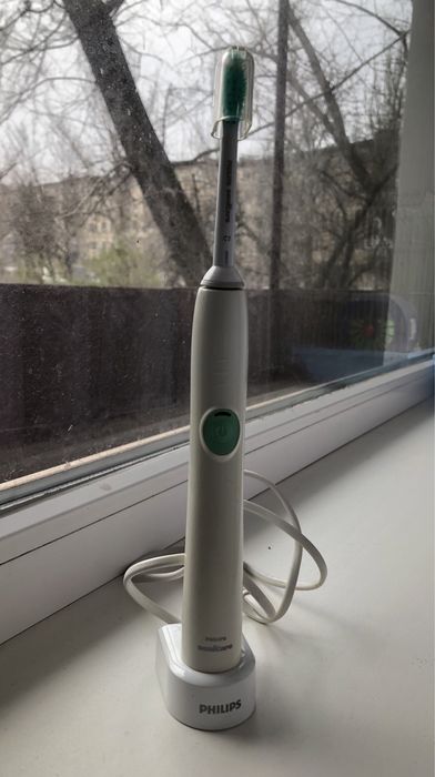 Зубная щетка Philips Sonicare HX6530