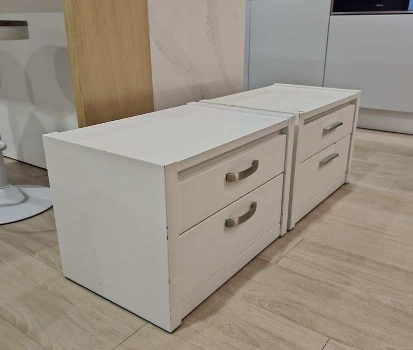 Vende-se conjunto de mesas de cabeceira