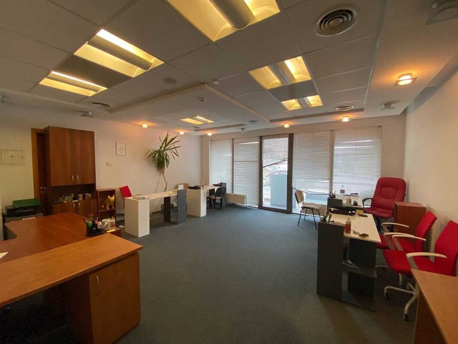 Без%! Продаж бизнес центру, фасадної офісної будівлі (6200 кв.м.)