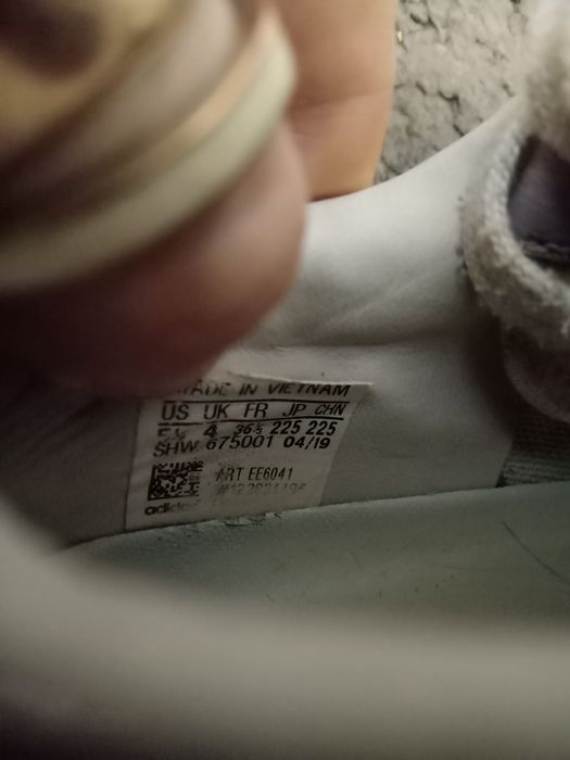 Кросовки Adidas 36 р кожа