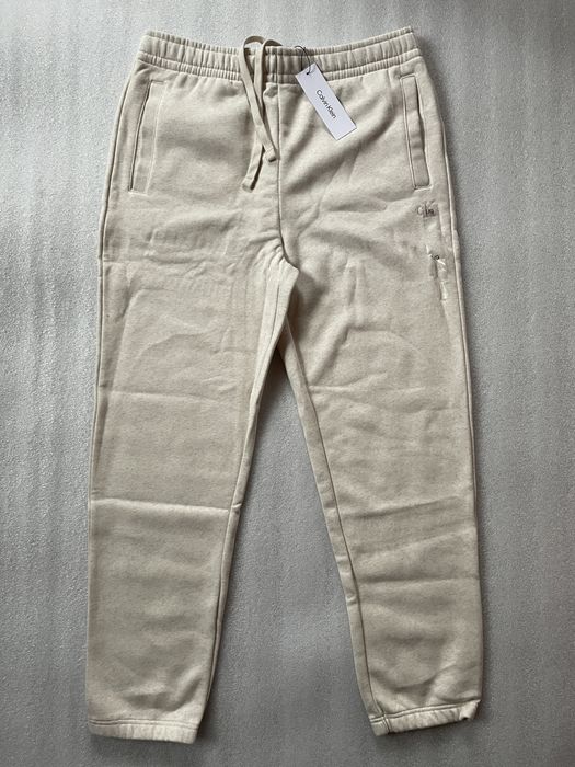 Новые штаны calvin klein (ck beige joggers ) с америки 34(L)