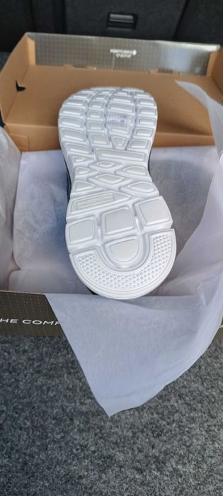 Ténis Skechers Novos
