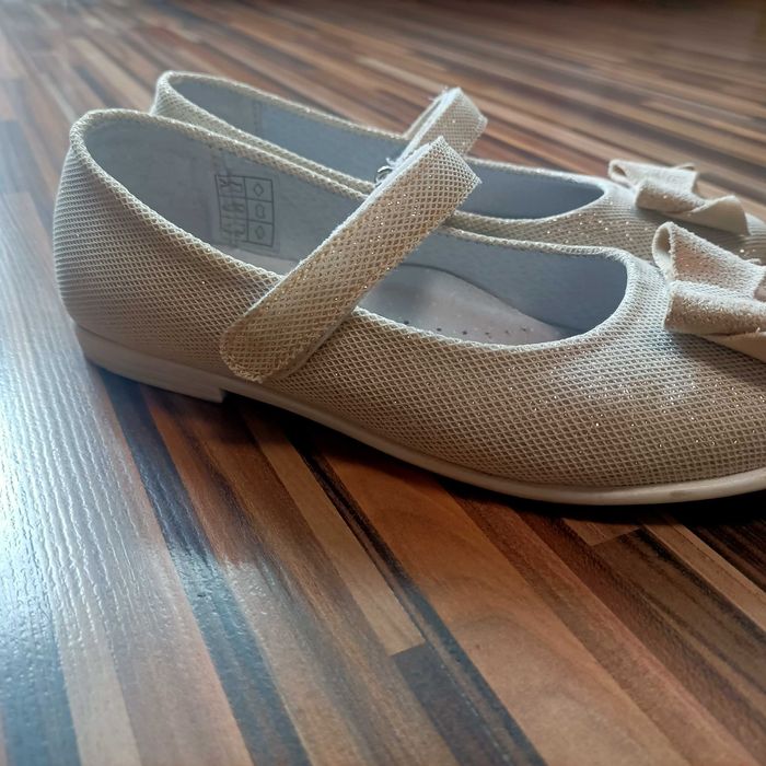 Sprzedam buciki dziewczęce