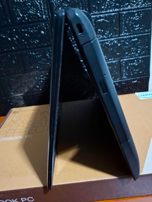 Portátil ASUS | Intel Core i3 | 4GB RAM | 120GB | Win 11 Pro