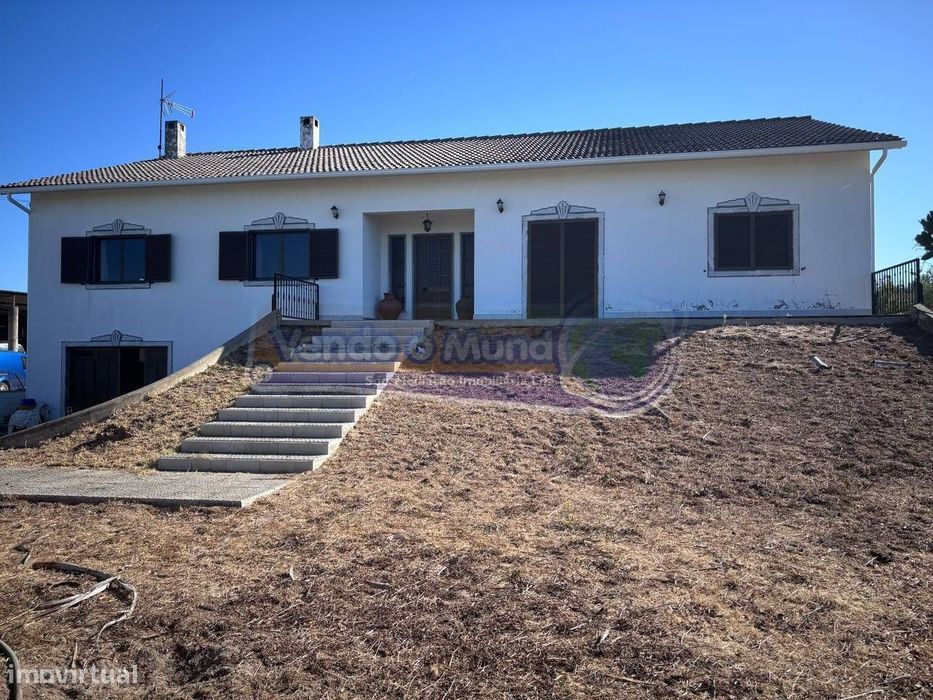 Moradia T4 em Mora (MOR099)