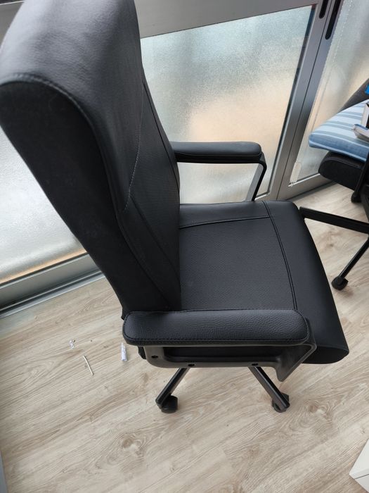 Cadeira de escritório nova