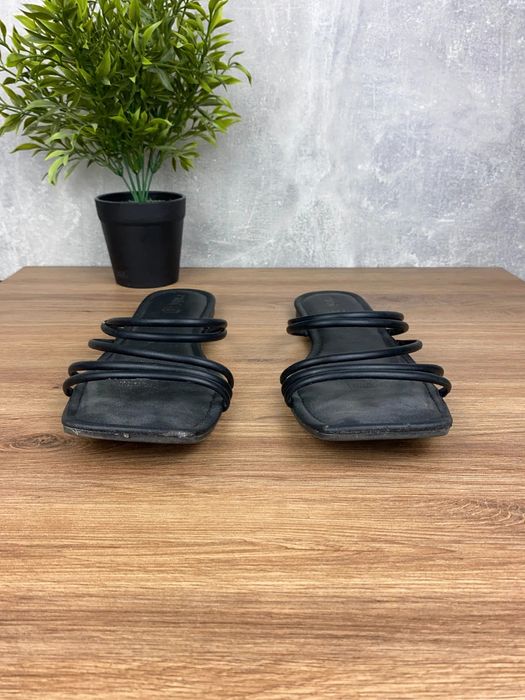 Buty damskie Rubi r. 42 - czarne klapki z paskami