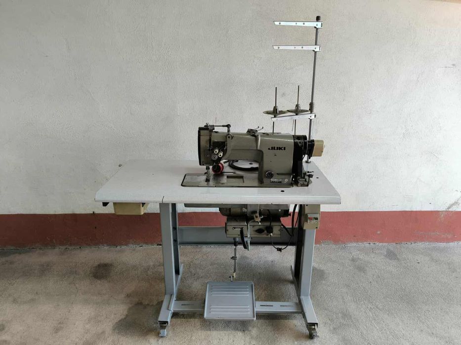 Vendo máquina de costura industrial de duas agulhas  trifásico