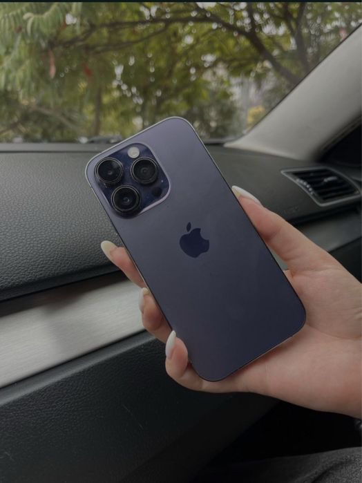 Гарний IPhone 14 Pro 256GB Apple