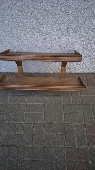 Półka drewniana pod telewozor