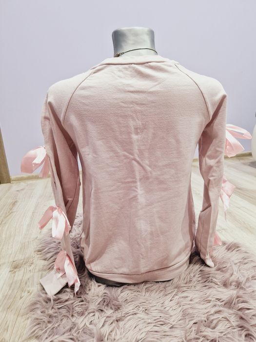 Cieńsza bluza z kokardkami