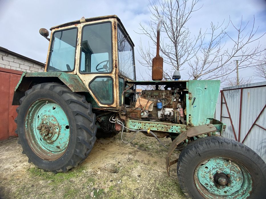 Продам комплект трактор ЮМЗ -6 та сівалку СЗ 3.6