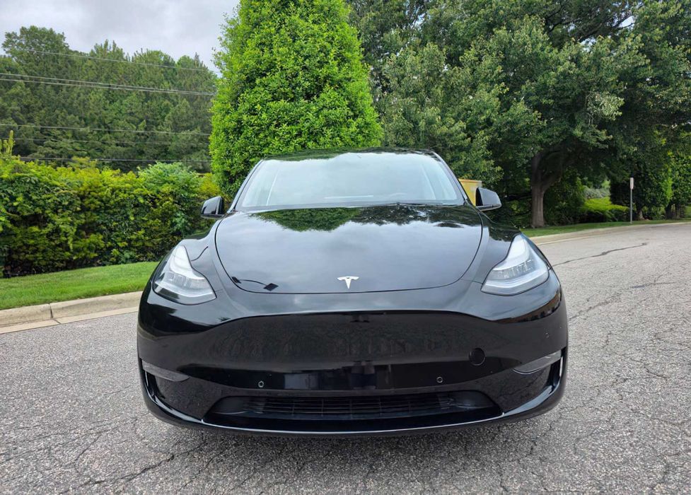 Tesla Model Y Long Range      2021
