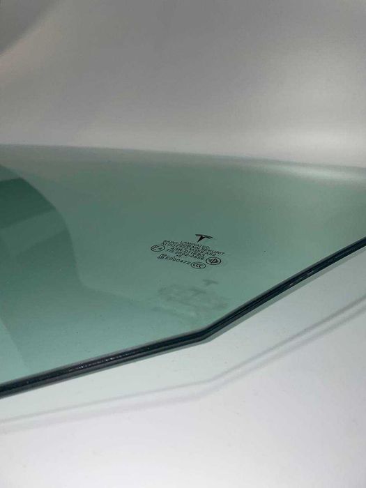 СКЛО ліве подвійне TESLA Model 3 | 3 HIGHLAND (2022 - 2023) ОРИГІНАЛ !