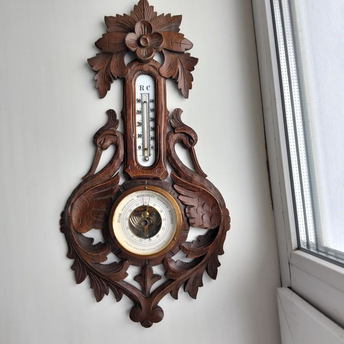 Барометры резные