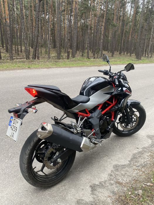 Kawasaki z250sl.