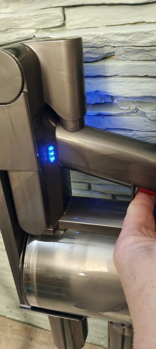 Odkurzacz pionowy Dyson V8 Advanced