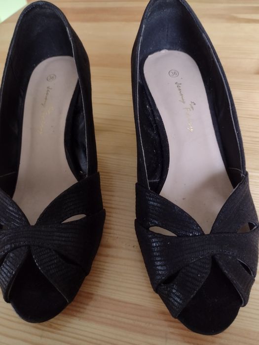 Buty roz. 36  czarne