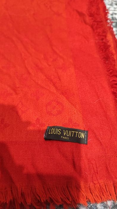 LOUIS VUITTON платок/шарф
Louis Vuitton
Шарф из шелка и шерсти