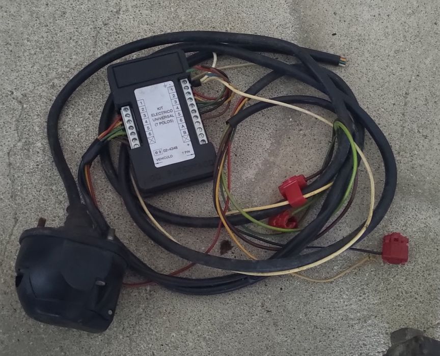 Engate de reboque + instalação elétrica