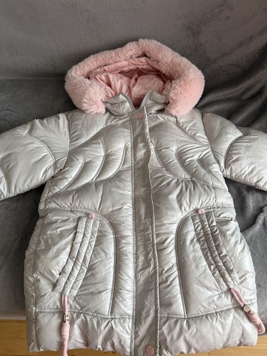 Продяється дитяча зимова курточка