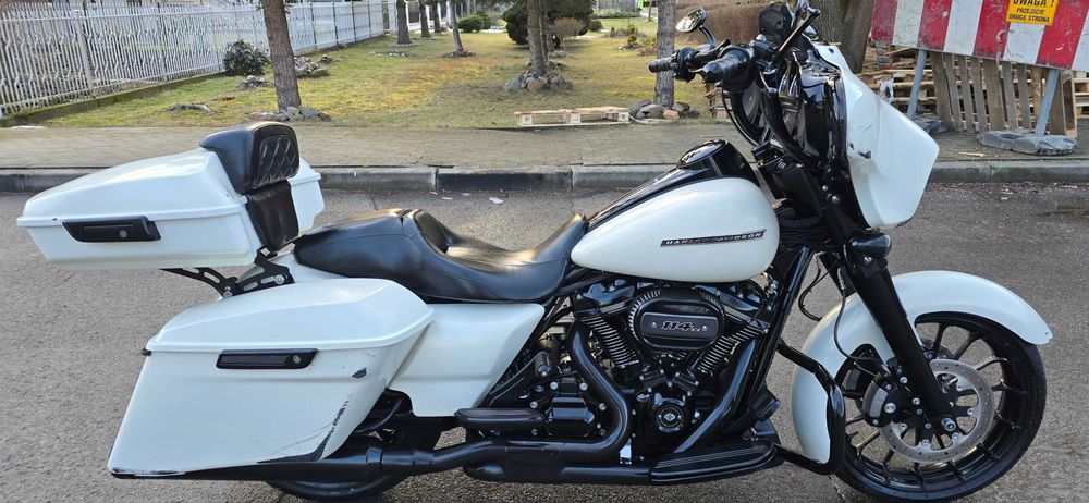 Harley Davidson FLHXS Street Glide Special z 2018 roku