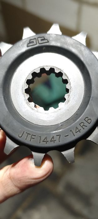 Продам передню зірку 520 на 14 зубів від виробника JT Sprockets, модель JTF1447-14RB.