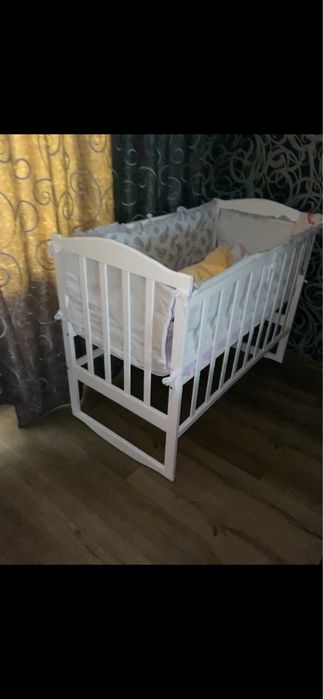 Продам Дитяче ліжко, білого кольору.