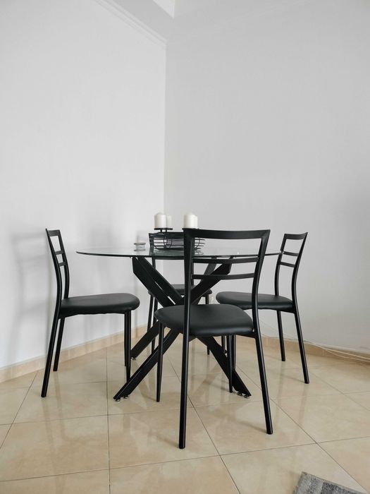 Mesa redonda perfeita para a sua casa e familia!