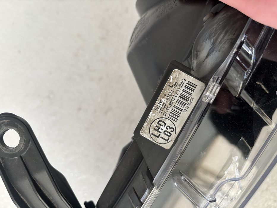 Toyota Corolla E16 13-16 lampa lewy przód lewa przednia