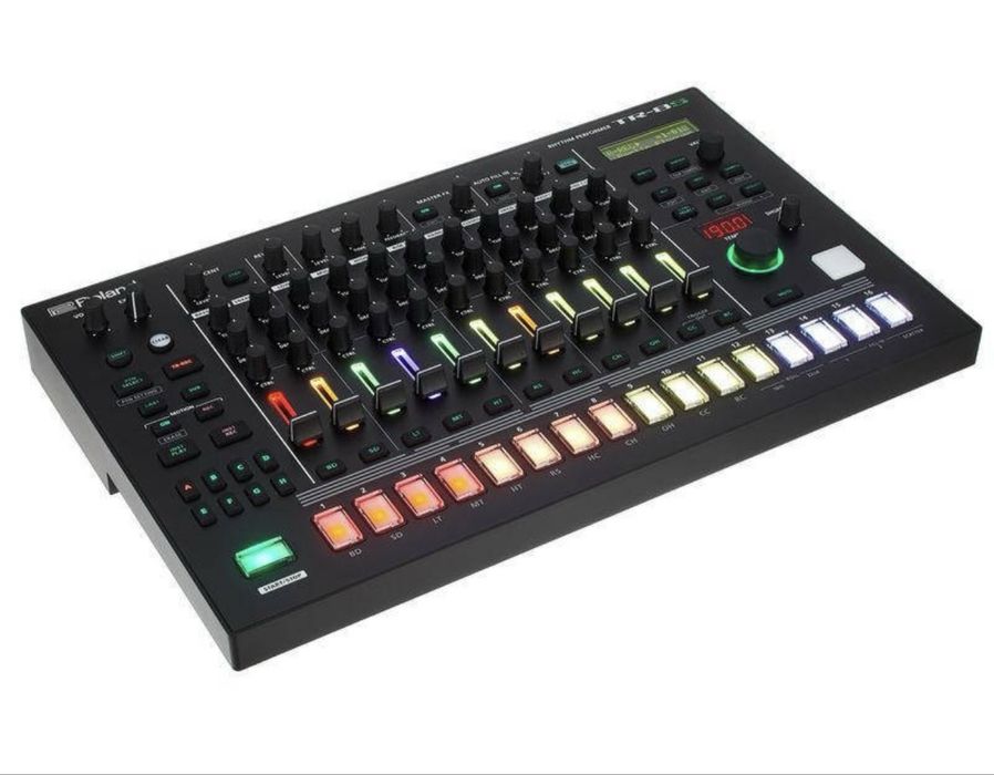 Драм машина Roland TR 8S
