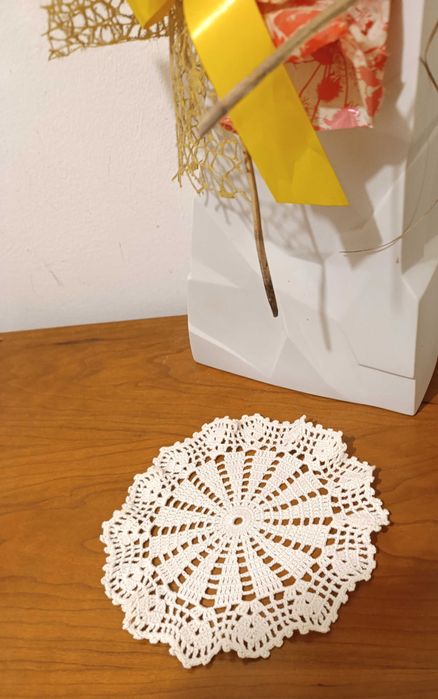 Antiguidades Naprons  croché feito à mão, cantos em flor 24X24 Conj. 2