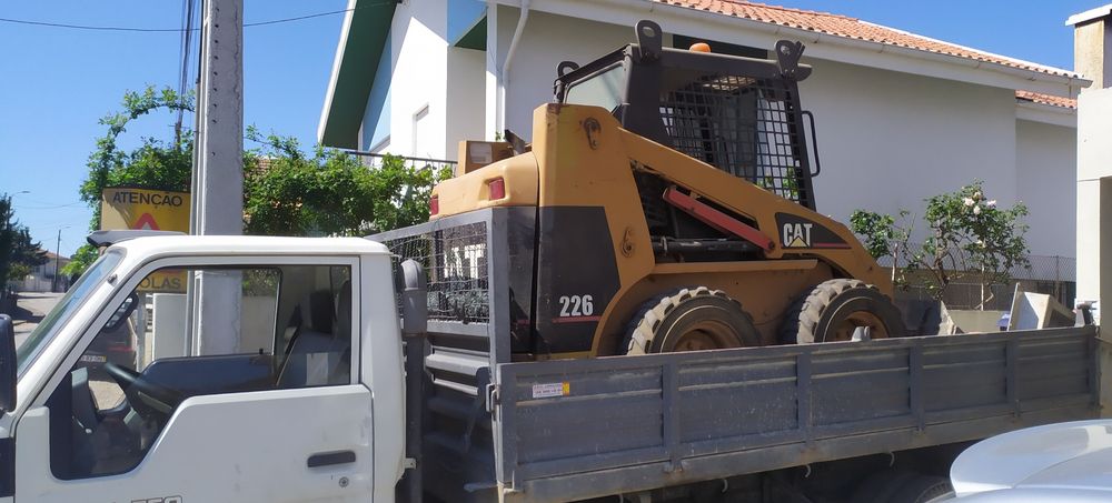 Desaterros Terraplenagem Demolições