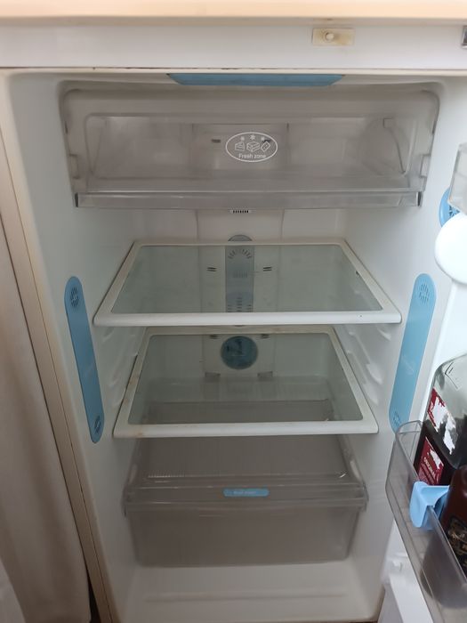 Холодильник LG, рабочий.