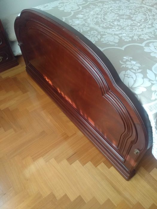 Vendo quarto casal em mogno