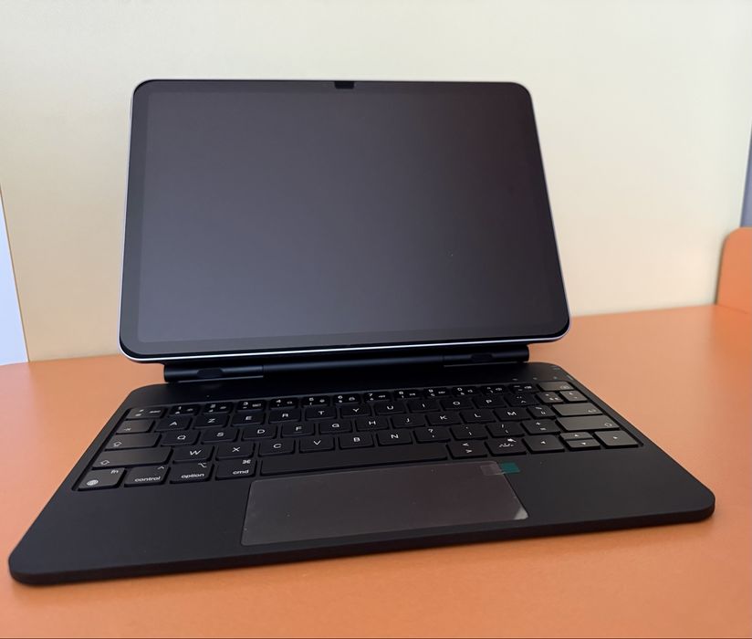 Ipad Air 11 M2  128gb z klawiaturą