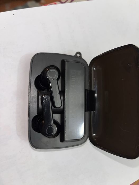 Auriculares In-Ear bluetooth com caixa de carregamento