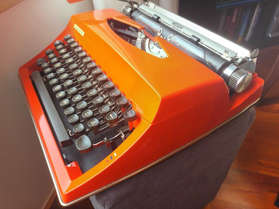 Máquina de escrever Triumph Favorit
