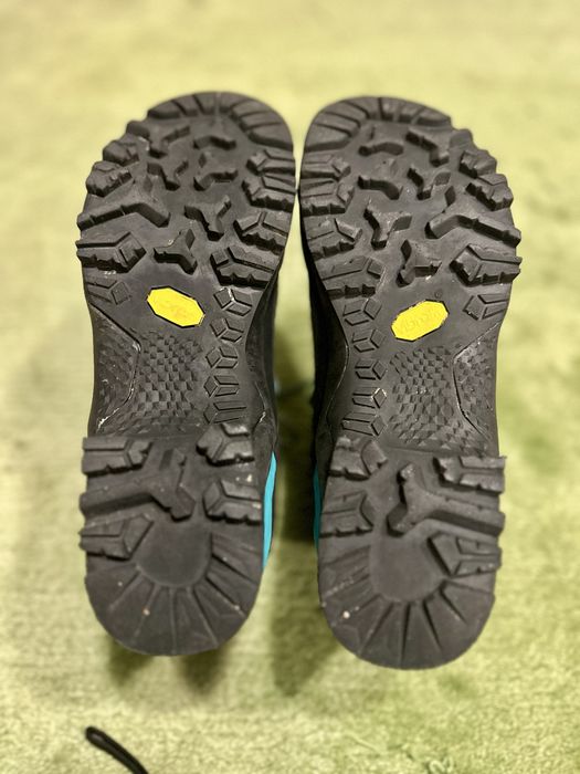 Damskie buty  trekingowe Salewa  MTN Trainer MID GTX 40,5