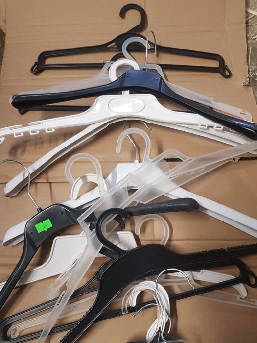 Na ubrania, wieszaki