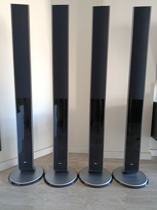 Sistema Home Cinema LG 5.1 com HDD/DVD e 5 Colunas + Subwoofer