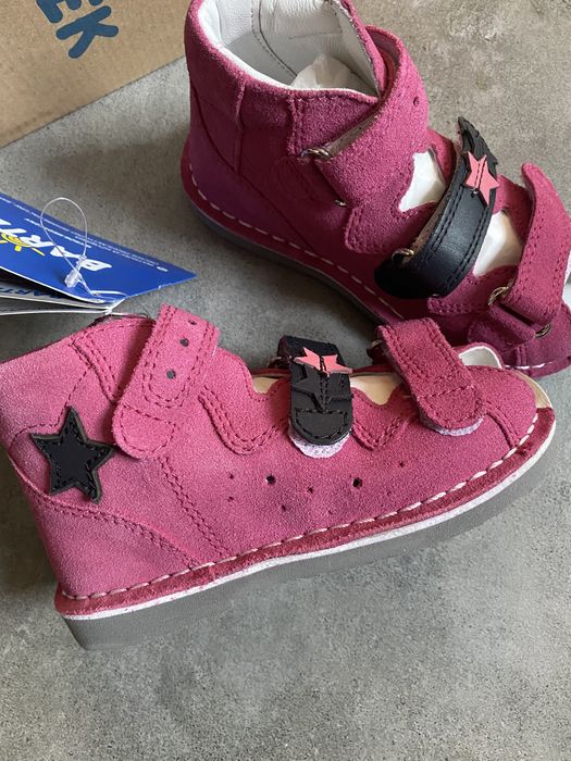 Nowe sandałki buty Bartek