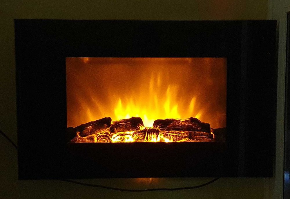 Електрокамін з обігрівом Electrolux EFP/W-1250RCL Black зі звуком