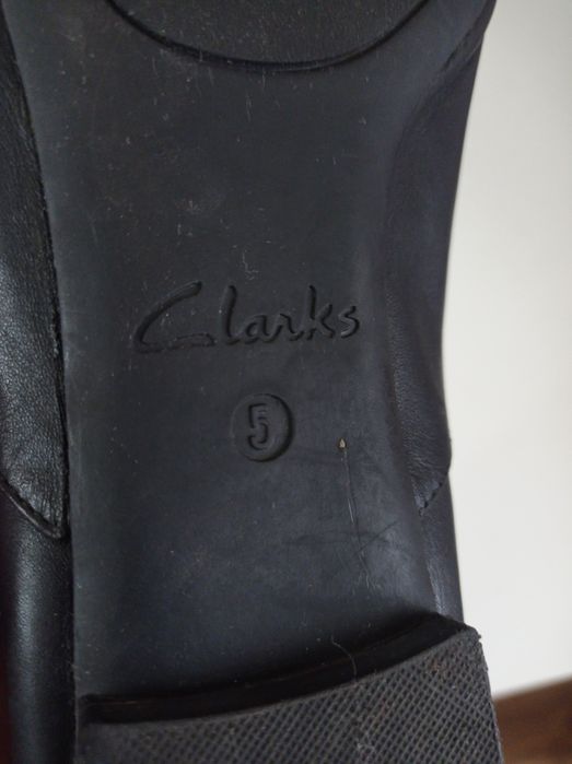 Туфлі Clarks. Шкіра