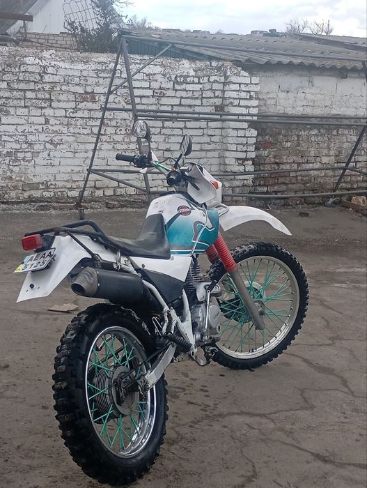 Продам ямаха сіроу 225