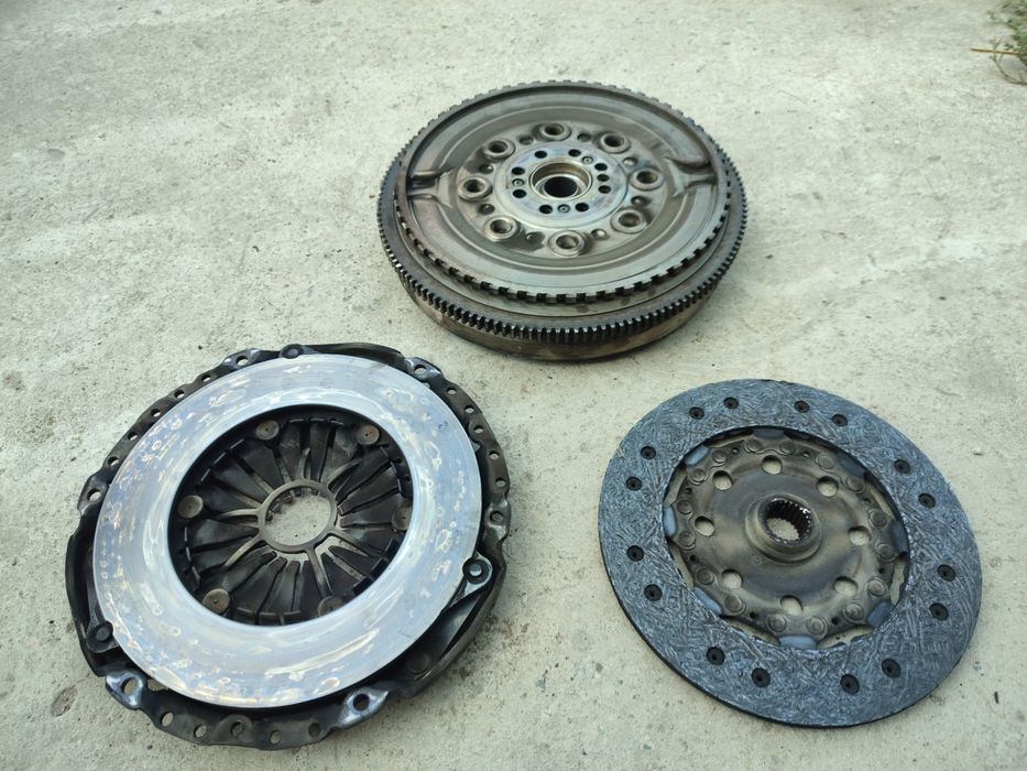 Продам комплект сцепления на SsangYong rexton 2.7 дизель